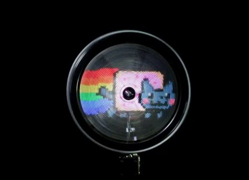 精彩设计:LED让自行车轮成为动画屏幕 